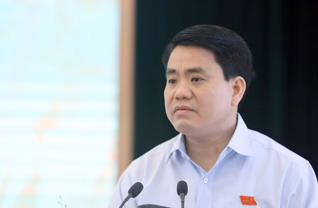 Ông Nguyễn Đức Chung - Chủ tịch UBND TP Hà Nội tiếp xúc cử tri quận Hoàn Kiếm