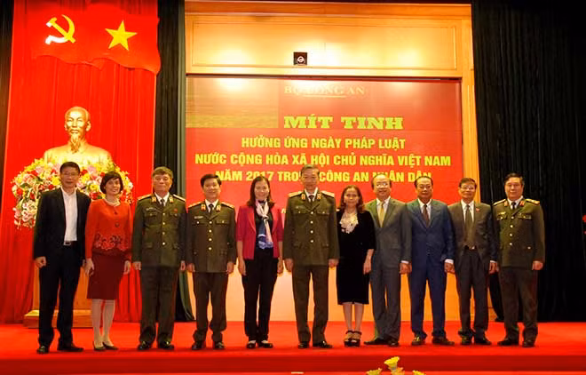 Bộ trưởng Tô Lâm và các đại biểu tham dự buổi lễ.