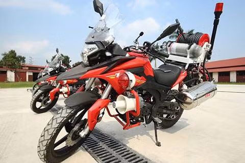 Xe môtô chữa cháy hiện đại.