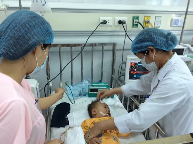 Từng có nhiều trẻ nhập viện do sởi biến chứng.