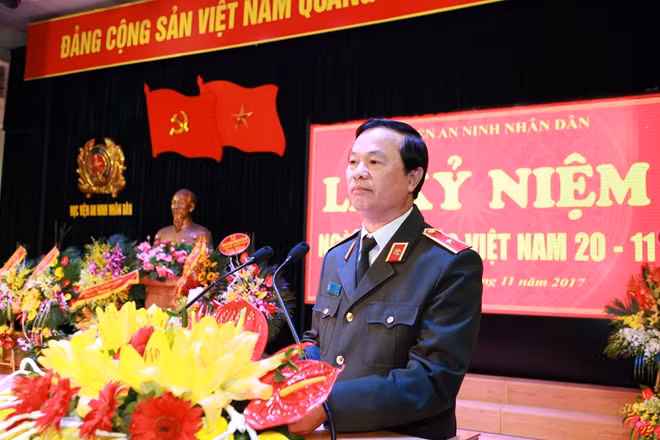 Thiếu tướng, GS.TS Bùi Minh Giám, Phó Tổng cục trưởng Tổng cục Chính trị CAND phát biểu tại lễ kỷ niệm.