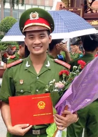 Thiếu úy Nguyễn Bá Cường trong ngày tốt nghiệp Học viện CSND.