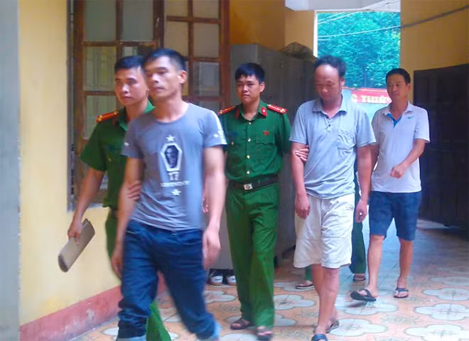 Các đối tượng bị bắt.