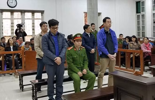 Các bị cáo tại phiên xử.