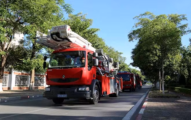 Lực lượng CS PCCC xuất quân.