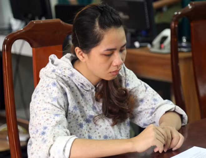 Hoàng Thị Liễu tại cơ quan Công an.
