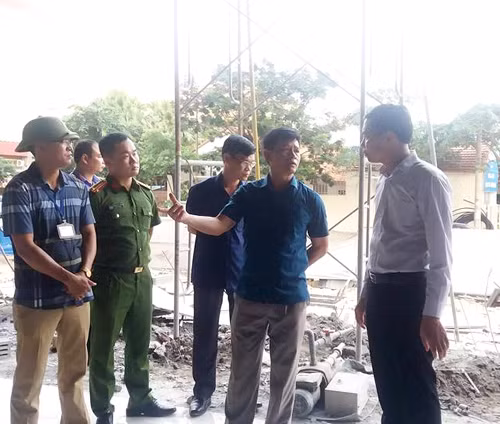 Lãnh đạo tỉnh Quảng Ninh có mặt tại hiện trường chỉ đạo giải quyết.