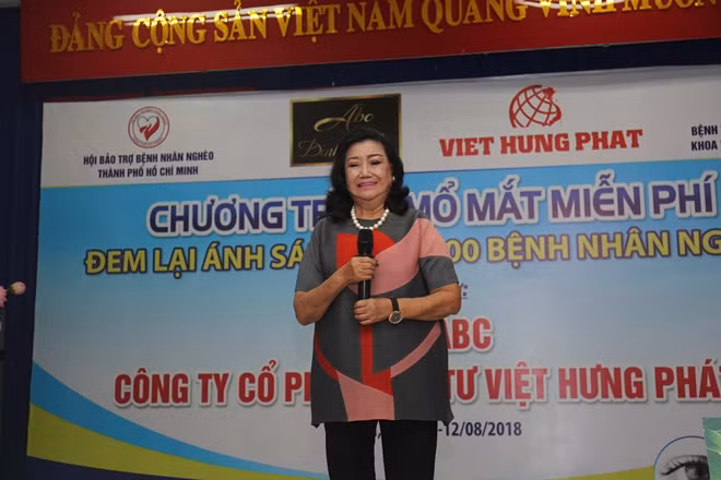 NSND Kim Cương phát biểu tại chương trình.