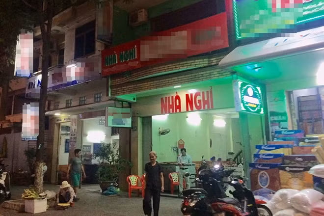 Hiện trường nhà nghỉ số 125 nơi phát hiện vị khách nam chết bất thường.