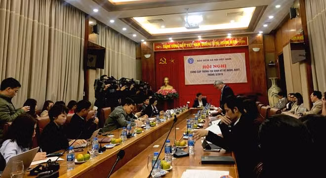 Ông Mai Đức Thắng, Phó trưởng Ban Thu Bảo hiểm xã hội Việt Nam công bố danh sách các đơn vị nợ đọng Bảo hiểm xã hội.
