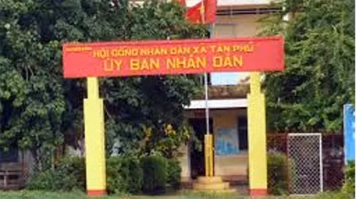 UBND xã Tân Phú, nơi để xảy ra sai phạm tài chính thời gian qua.