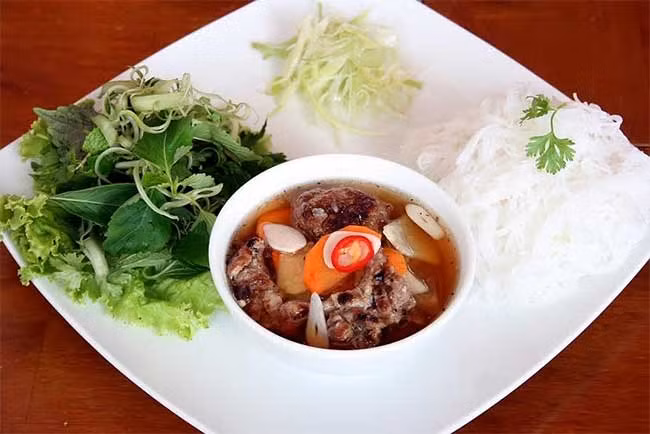 Bún chả nổi tiếng hơn sau khi tổng thống Mỹ Obama đến Việt Nam và thử thưởng thức.