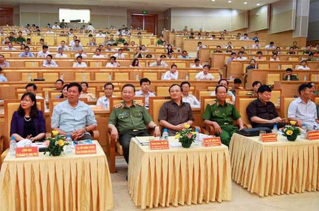 Các đại biểu tham dự hội nghị.