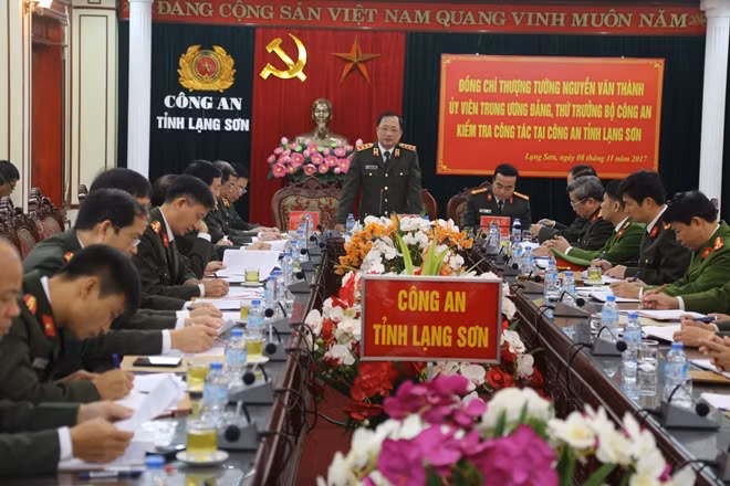 Thứ trưởng Nguyễn Văn Thành phát biểu chỉ đạo.