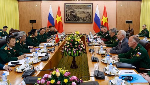 Hai đoàn đại biểu tiến hành Hội đàm. Hai đoàn đại biểu tiến hành Hội đàm.