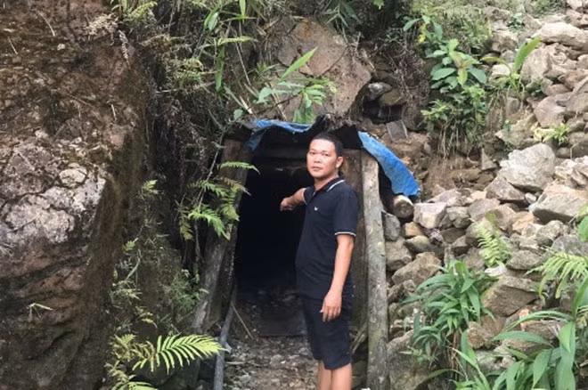 Một hầm khai thác vàng trái phép.