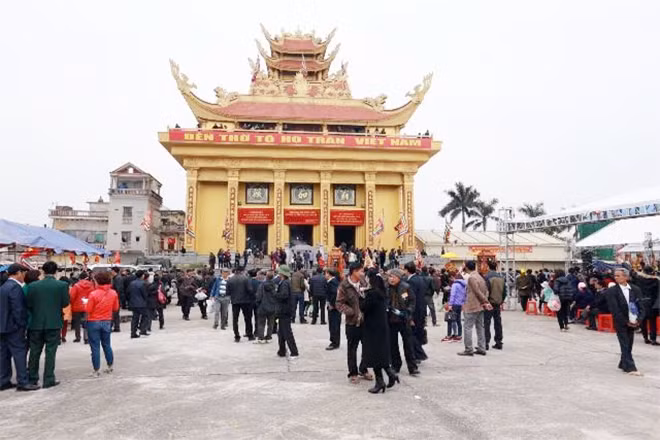 Đền thờ tổ họ Trần ở thôn Phương La, xã Thái Phương, huyện Hưng Hà, tỉnh Thái Bình.