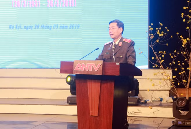 Thiếu tướng Phạm Văn Miên phát biểu tại buổi Gặp mặt.