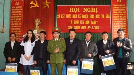 Sơ kết giao ước thi đua 'Vì bình yên bản làng'