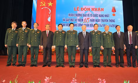 Bệnh viện Trung ương Quân đội 108 đón nhận Huân chương Bảo vệ Tổ quốc hạng nhất