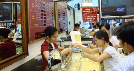 Nguyên liệu vàng trang sức trôi nổi tiếp tay cho buôn lậu