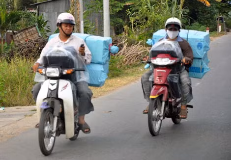Theo chân “nài” thuốc lá lậu: Đua với tử thần