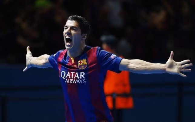 Suárez có chức vô địch Champion League ngay mùa bóng đầu tiên với Barca. Ảnh: Reuters.