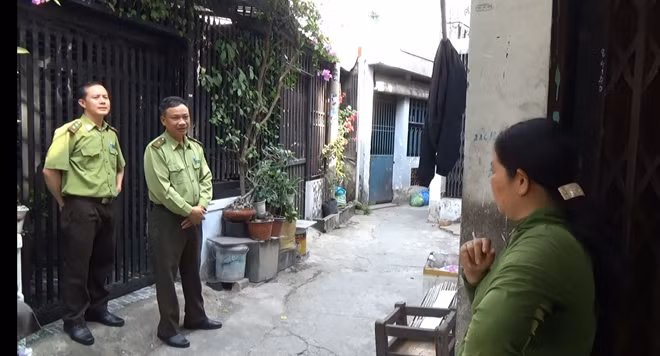 Lực lượng Kiểm lâm có mặt tại khu phố 6 phường Thạnh Xuân.