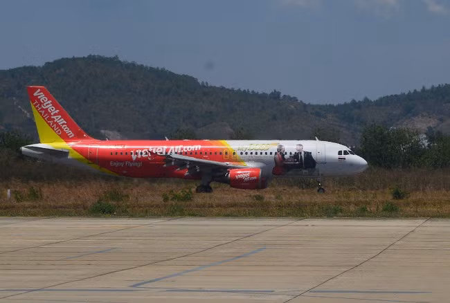 Chuyến bay trở về từ Thái Lan chỉ chở 3 hành khách Chuyến bay trở về từ Thái Lan chỉ chở 3 hành khách