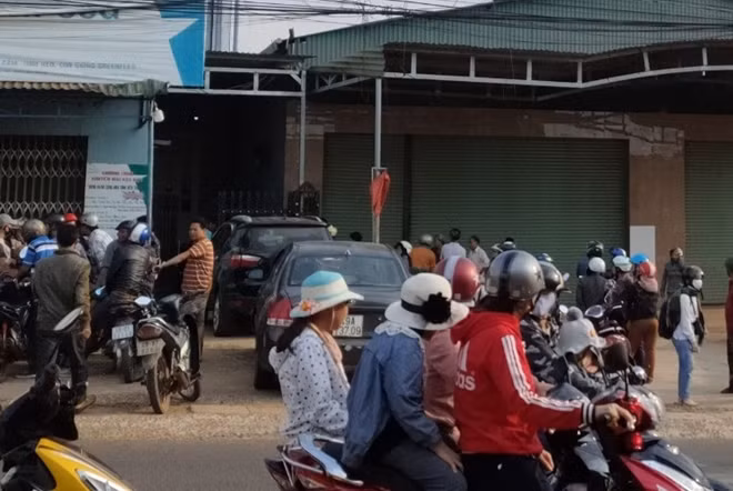 Khu vực trước nhà ông Đỗ Văn Minh chiều 10/5