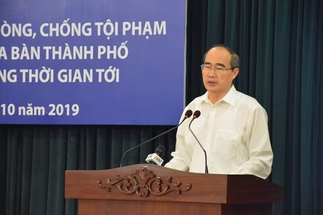 Đồng chí Nguyễn Thiện Nhân phát biểu tại hội nghị.