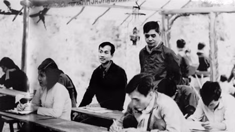 Học văn hóa – một trong những hoạt động nhằm “trồng người” cho đoàn viên thanh niên trong mật khu R.