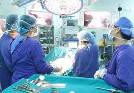 Nhiều bệnh viện tuyến tỉnh đã thực hiện được các kỹ thuật cao vốn trước chỉ bệnh viện tuyến Trung ương mới làm được.