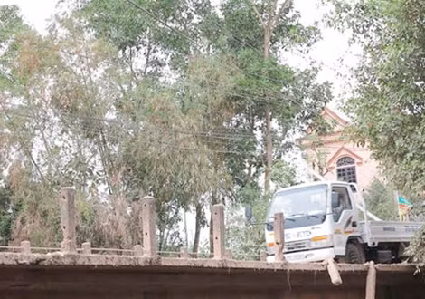 Cầu đang trong tình trạng xuống cấp trầm trọng.