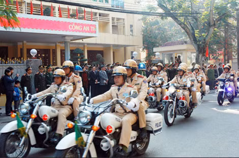 Công an TP Hải Phòng ra quân bảo vệ ANTT năm 2015.