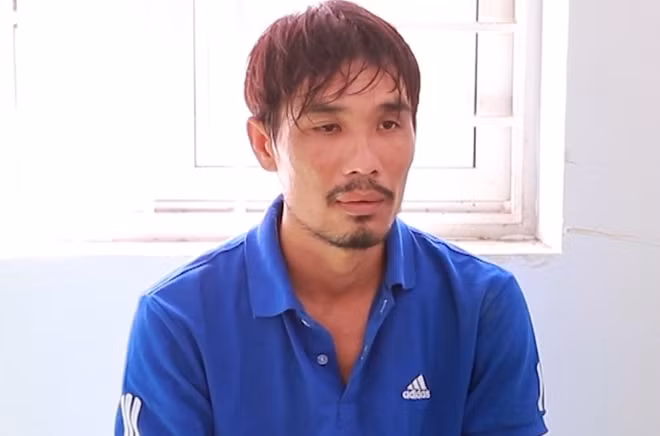 Tùng tại cơ quan Công an.
