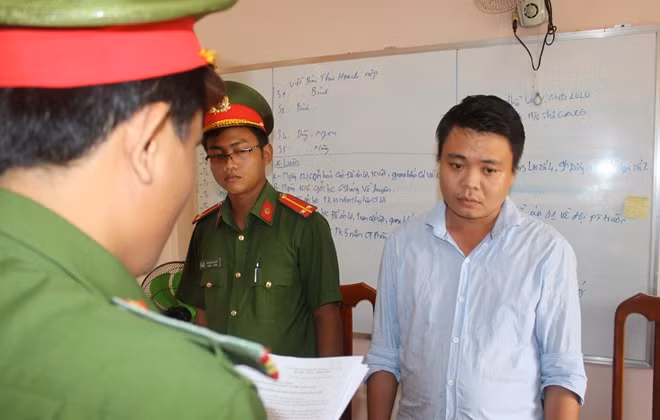 Cơ quan điều tra thi hành lệnh bắt tạm giam đối với Nguyễn Trọng Nguyễn.