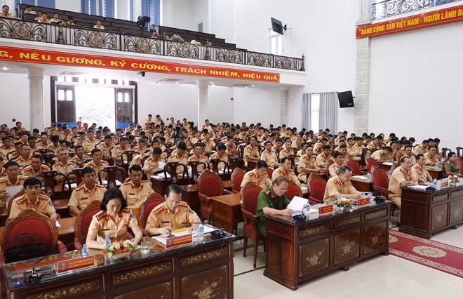 Các học viên dự lễ khai giảng.