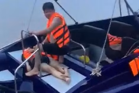 Hai vỏ lãi chìm khi va chạm trên sông, 1 người tử vong ảnh 3
