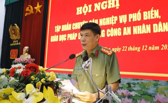 Đại tá, PGS.TS Trần Nguyên Quân, Phó Cục trưởng Cục V03 phát biểu khai mạc hội nghị.