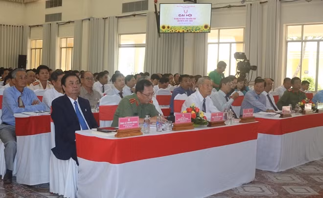 Các đại biểu dự đại hội.