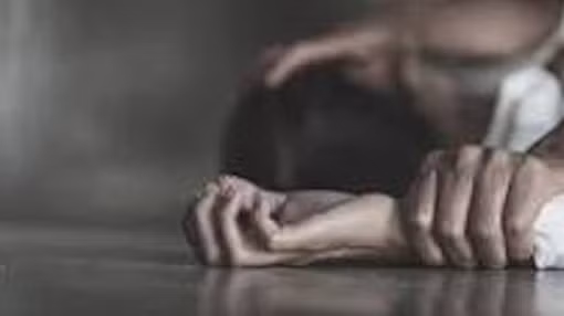Bị bắt vì nhiều lần “yêu bạn gái nhí” ảnh 3