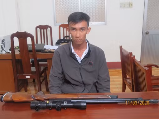 Tịch thu súng, phạt 15 triệu đồng vì bắn chim trời ảnh 3