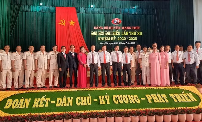 Đồng chí Võ Văn Thưởng làm việc với Ban Thường vụ Tỉnh ủy Khánh Hòa ảnh 2