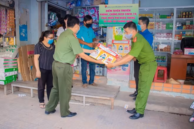 Công an tỉnh Vĩnh Long tuyên truyền, nâng cao công tác phòng chống hiệu quả dịch COVID-19.