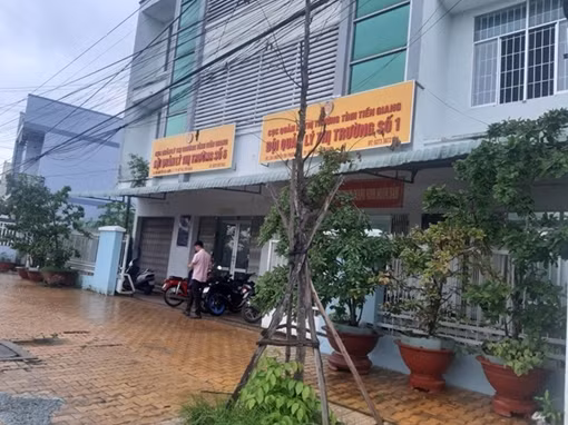 Chủ tịch xã bị đánh ghen tại phòng làm việc ảnh 4