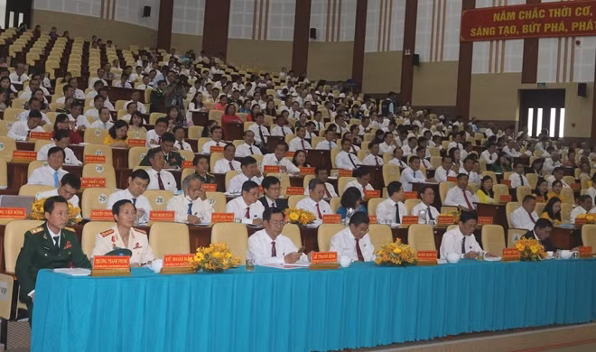 Đại biểu dự đại hội Đảng bộ tỉnh Trà Vinh.