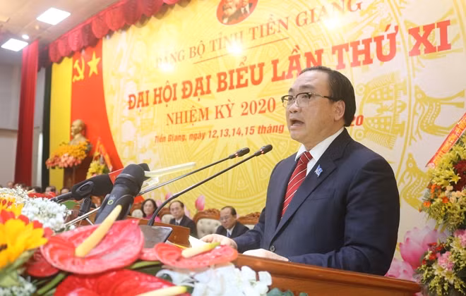 Đồng chí Hoàng Trung Hải, Ủy viên Bộ Chính trị phát biểu chỉ đạo tại đại hội.