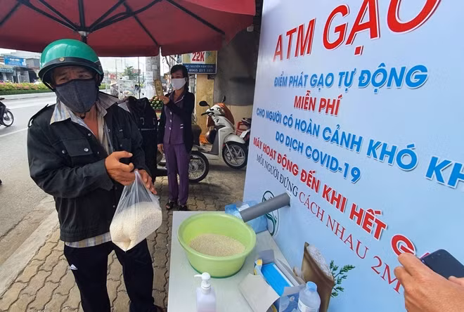 “ATM gạo” miễn phí cho người dân ở Cần Thơ.