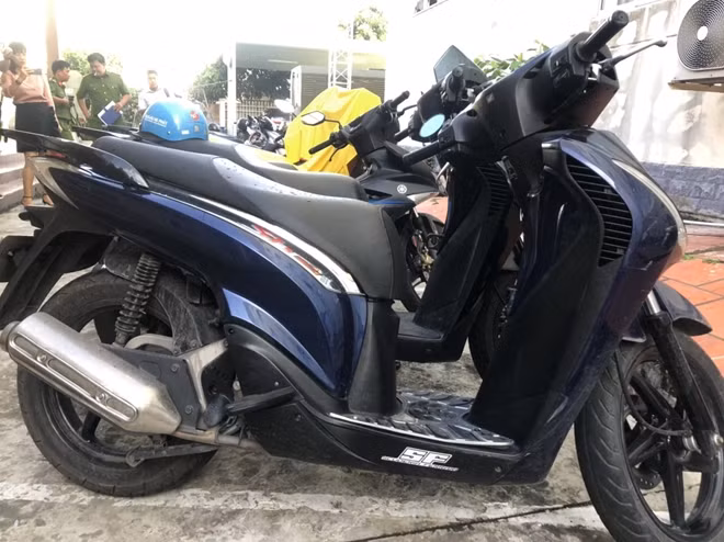 Các phương tiện được thu hồi, chờ trao trả cho bị hại.